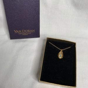 VAN DORAN NECKLACE GOLD